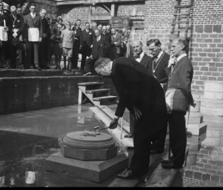 Construction of Washington National Cathedral Begins, final stone was placed on September 29, 1990