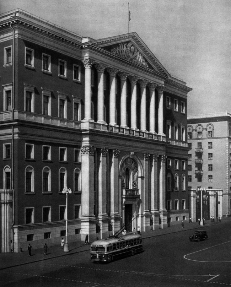 When Moscow Moved a 20,000 Tonne Historic Building Instead of Demolishing It