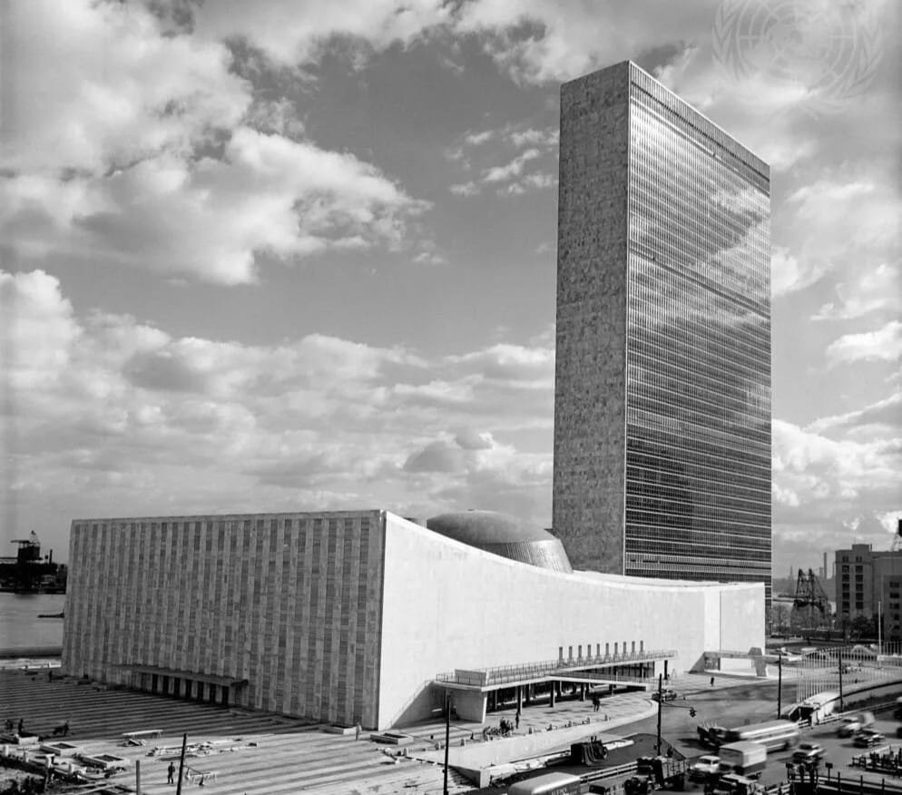 UN Secretariat Building Begins Operations in New York, Marking a New Era for Glass Skyscrapers