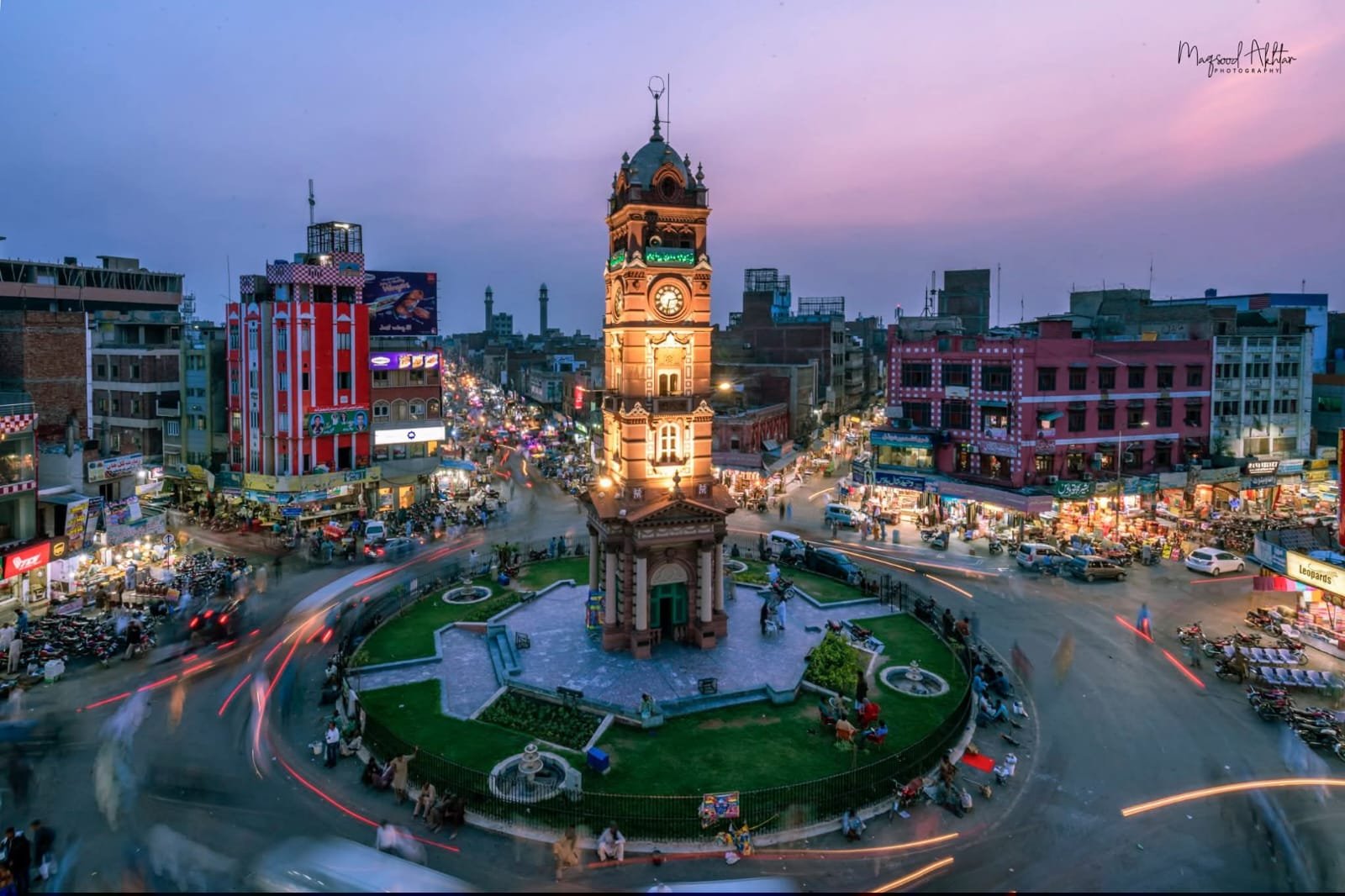 Faisalabad Commissioner Orders Fast Track Approval of Private Housing Schemes, Directs Immediate Clearance of Pending NOCs